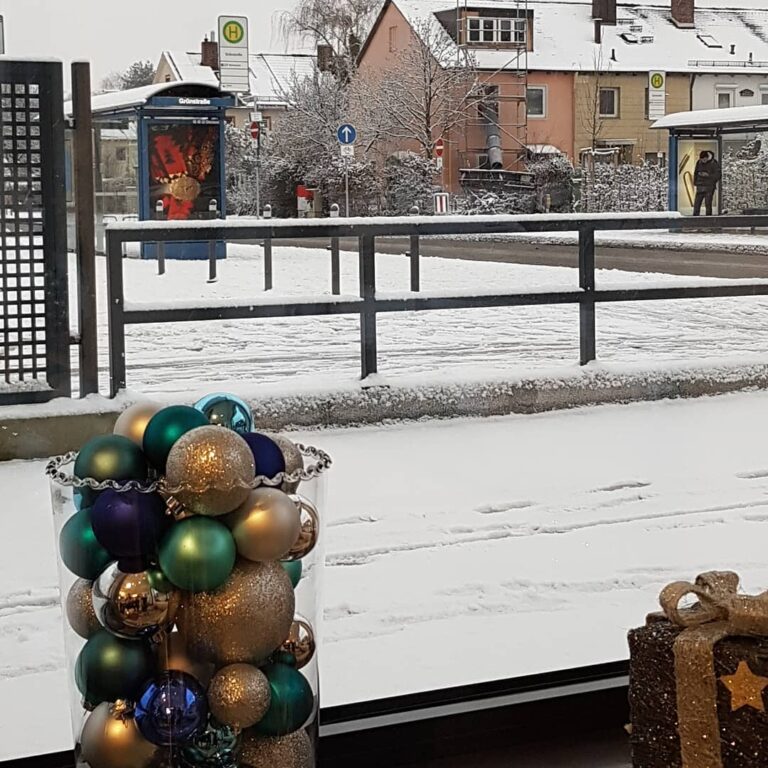 Instagram post from haarundherz. This post is in position 15.